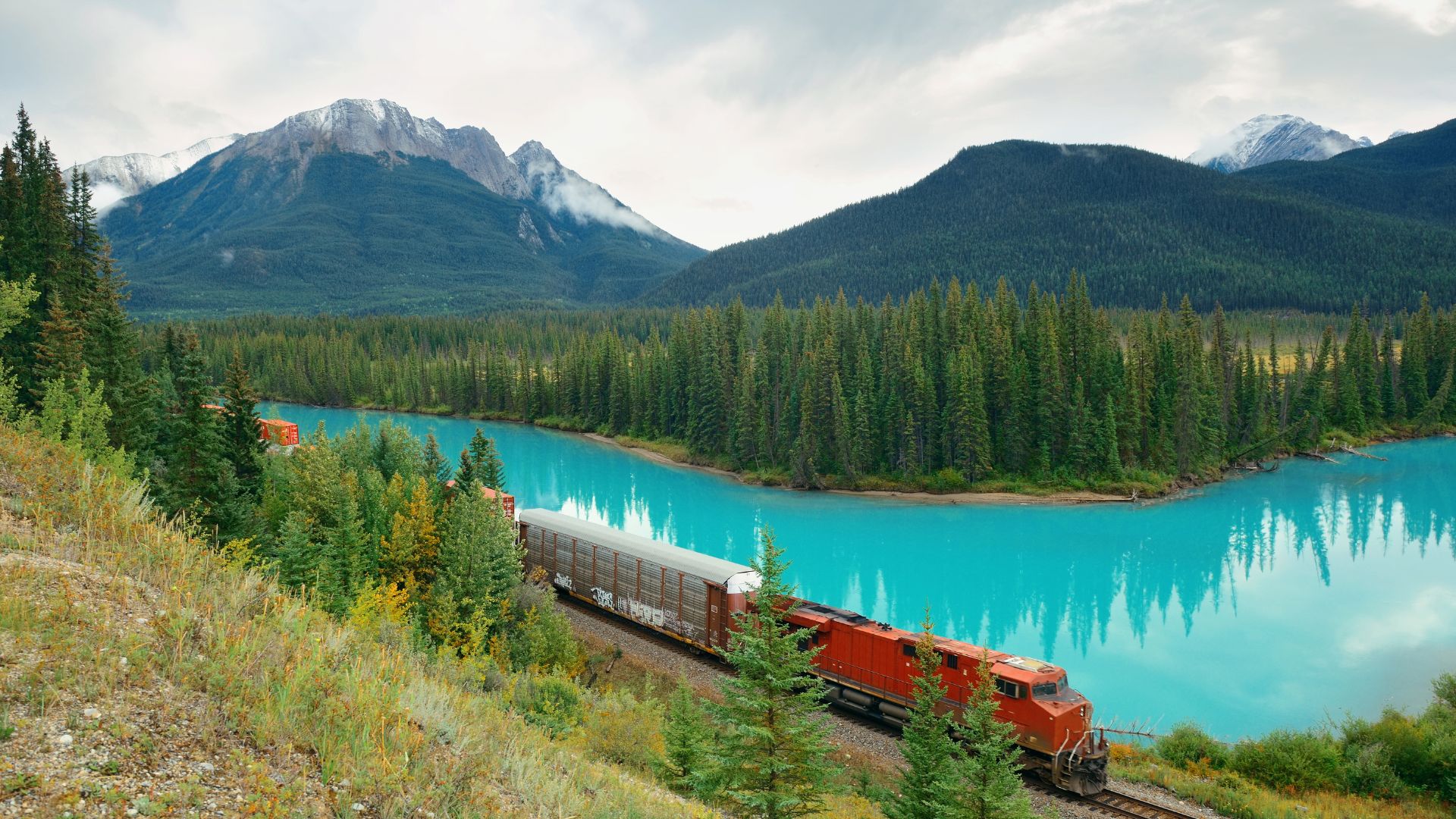 Train travel in Canada